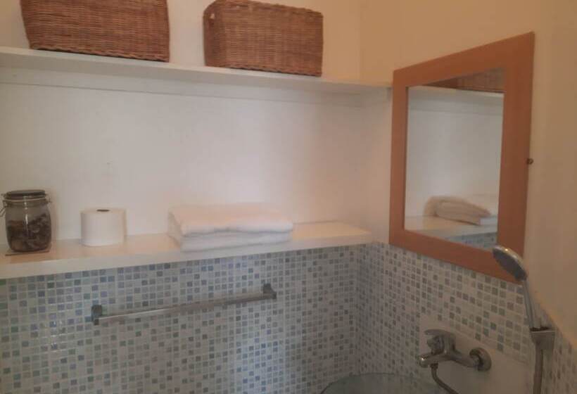 Резиденция Granada Road Seaside House