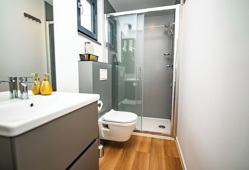 레지던스 House Red Earth Kastel Stafilic