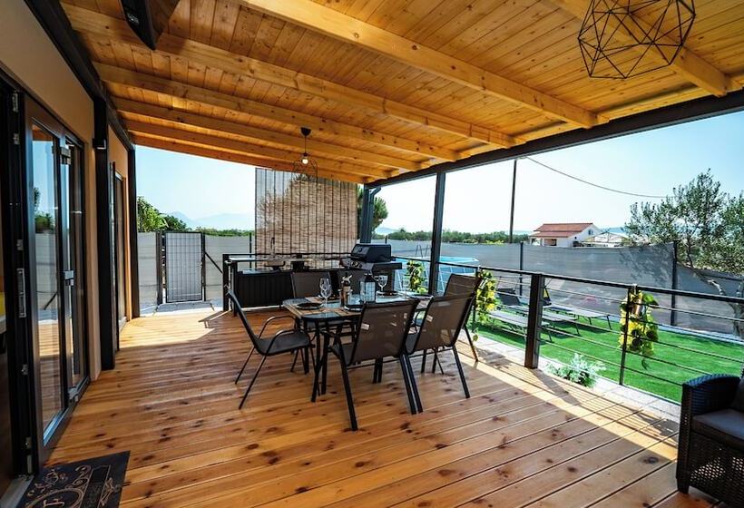 레지던스 House Red Earth Kastel Stafilic