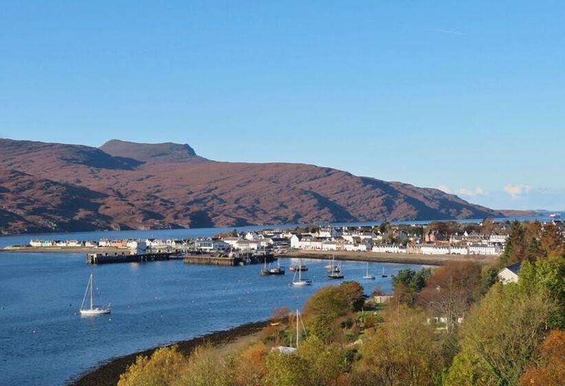 إقامة Kildonan House Village Centre Sleep 8 With Hot Tub