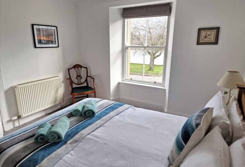 إقامة Kildonan House Village Centre Sleep 8 With Hot Tub