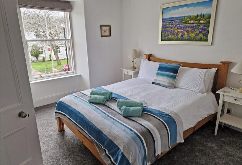 إقامة Kildonan House Village Centre Sleep 8 With Hot Tub