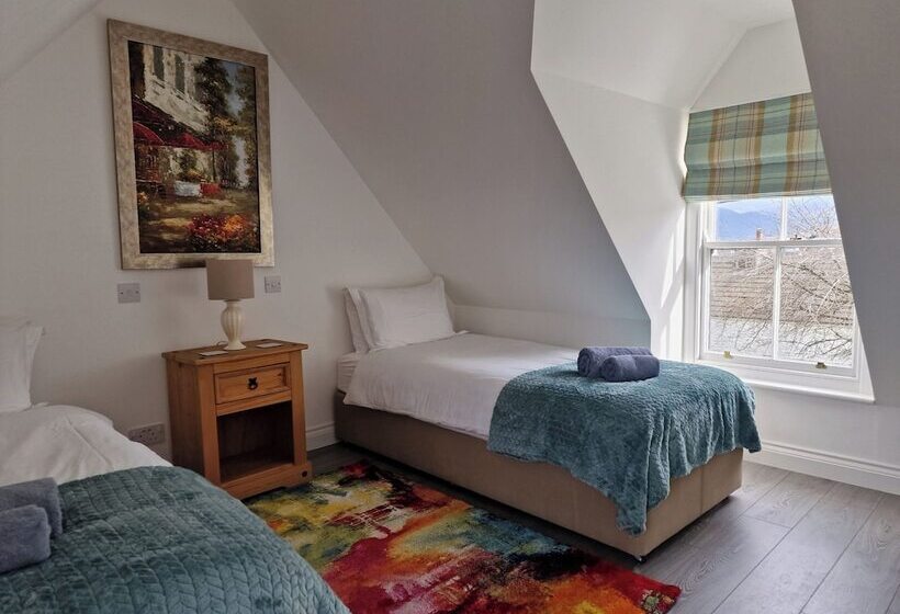 إقامة Kildonan House Village Centre Sleep 8 With Hot Tub