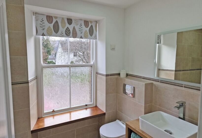 إقامة Kildonan House Village Centre Sleep 8 With Hot Tub