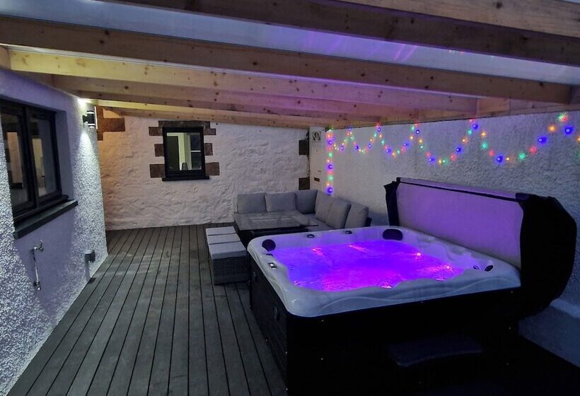 إقامة Kildonan House Village Centre Sleep 8 With Hot Tub