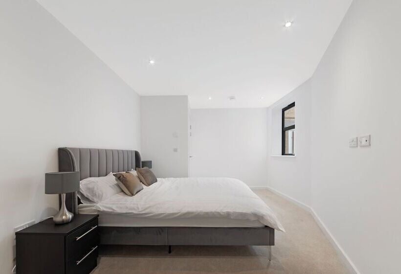 إقامة Modern Townhouse, Close To 02,excel, 5mins To Tube