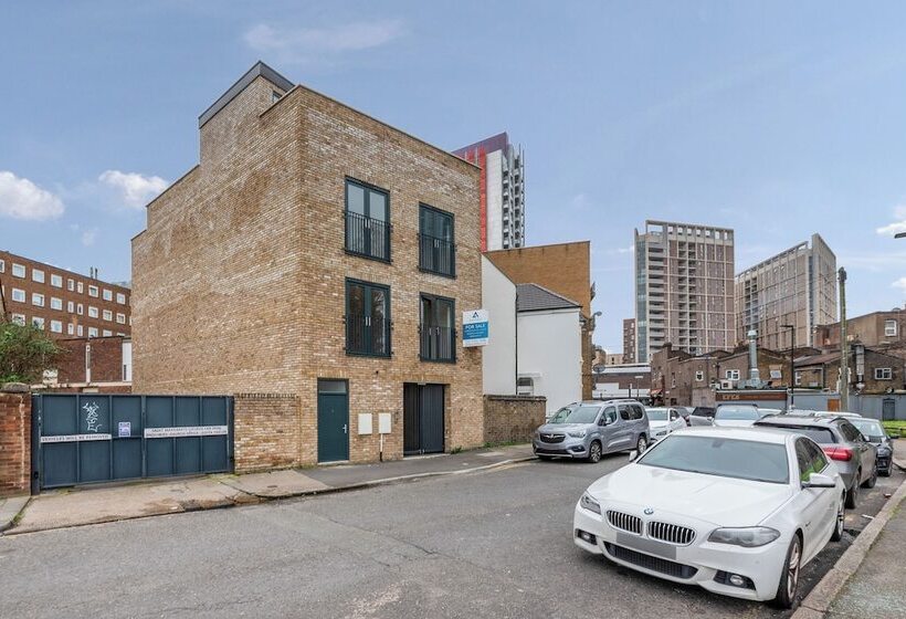 إقامة Modern Townhouse, Close To 02,excel, 5mins To Tube