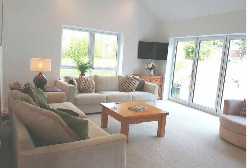 דירת נופש The Highlands, 5 Bed 5 Bath, Large Spacious House