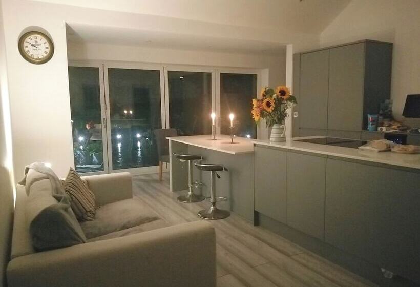 דירת נופש The Highlands, 5 Bed 5 Bath, Large Spacious House