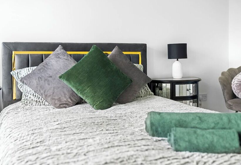 Резиденция The Rock, Solihull Retreat Birmingham Airport