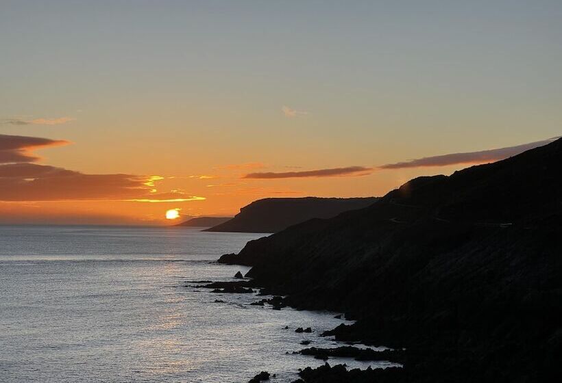 住所  West Cross, Mumbles Seaside Escape   5 Bed House