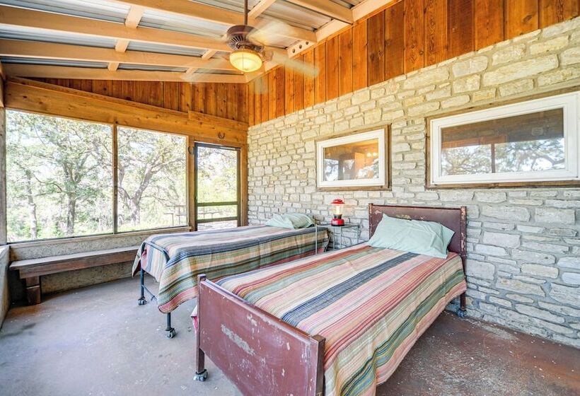 Riverfront Brady Retreat On 25 Acres!