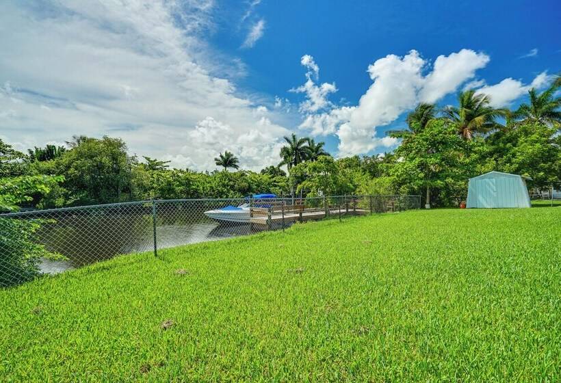 Riverfront Fort Myers Home W/ Boat Dock!