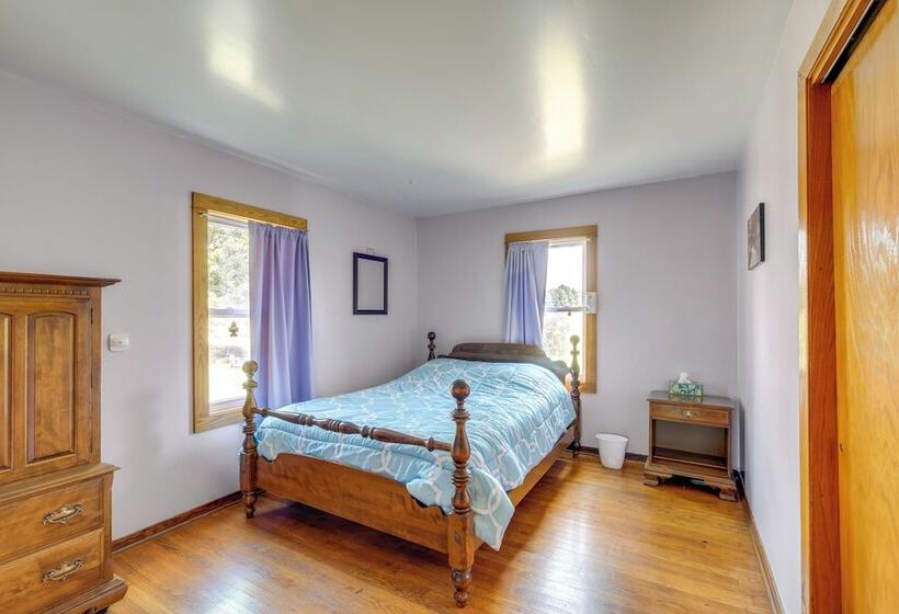 Rural Middlefield Home On Peaceful Working Farm!