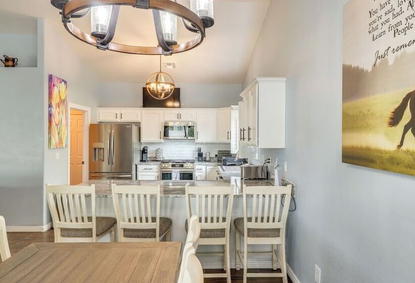 3 Mi To Lake: Home W/ Hot Tub In Show Low