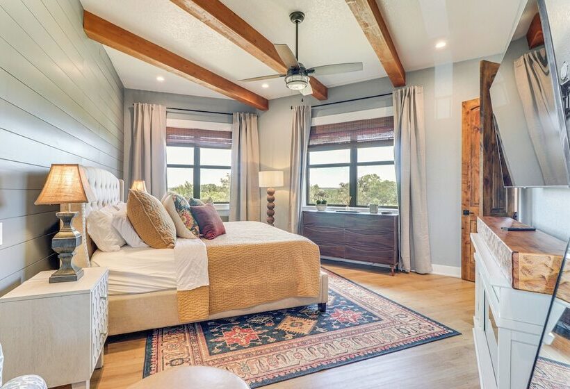 Spacious & Elegant Goldthwaite Escape On 72 Acres!