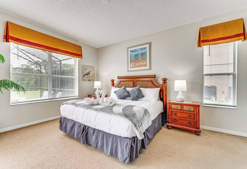6 Mi To Disney World: Spacious Kissimmee Retreat!