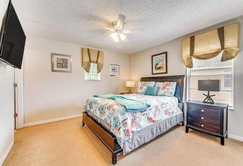 6 Mi To Disney World: Spacious Kissimmee Retreat!