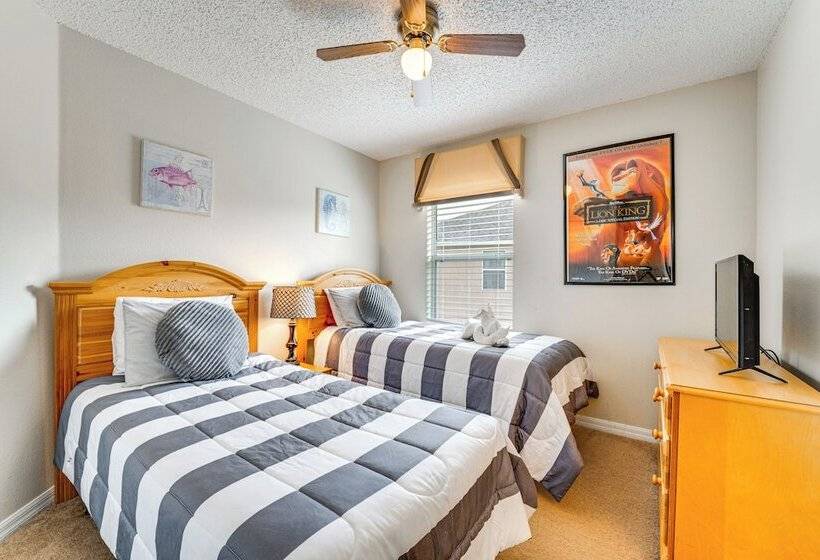 6 Mi To Disney World: Spacious Kissimmee Retreat!