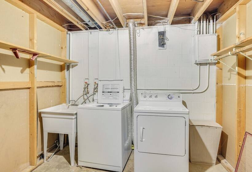 Spacious Omaha Home W/ Patio & Yard, Pets Welcome!