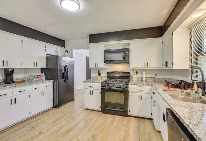 Spacious Omaha Home W/ Patio & Yard, Pets Welcome!