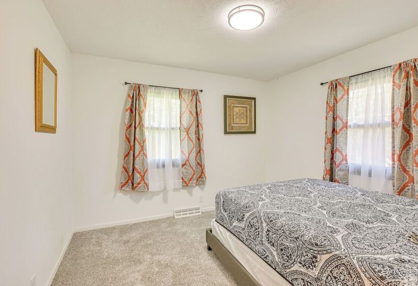 Spacious Omaha Home W/ Patio & Yard, Pets Welcome!