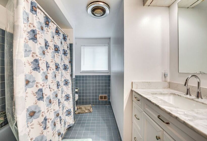 Spacious Southfield Home W/ Patio & Yard!