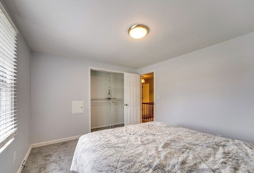 Spacious Southfield Home W/ Patio & Yard!