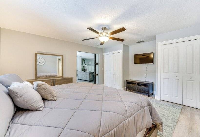 Spacious Tavares Home W/ Private Outdoor Oasis!