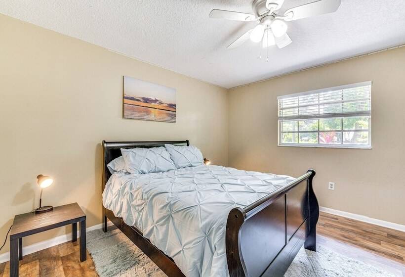 Spacious Tavares Home W/ Private Outdoor Oasis!