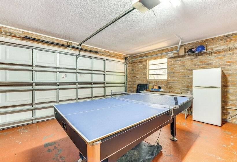 Spacious Tavares Home W/ Private Outdoor Oasis!