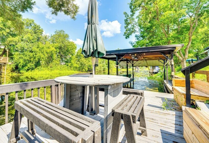 Spacious Tavares Home W/ Private Outdoor Oasis!