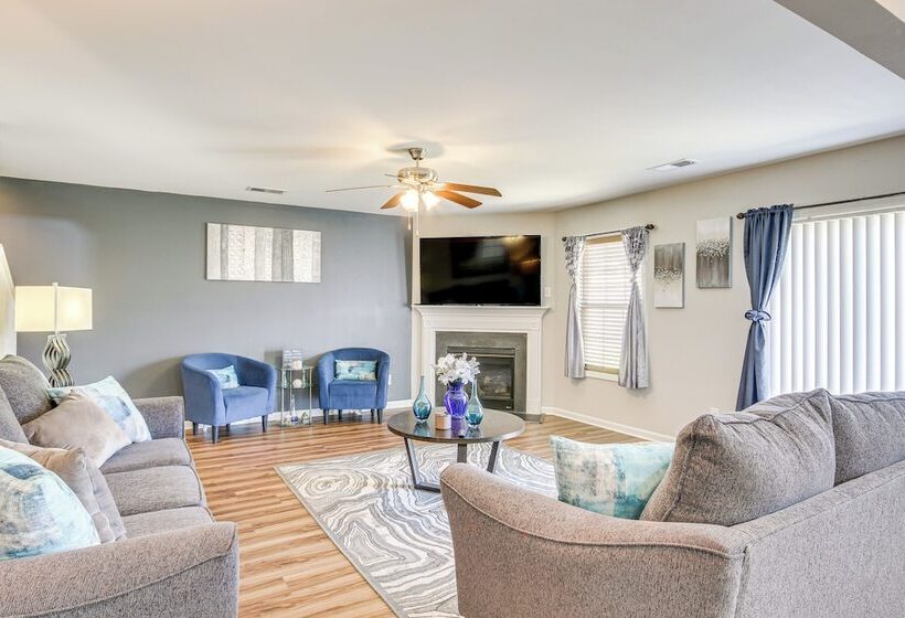 Spacious West Columbia Home W/ Patio & Grill!