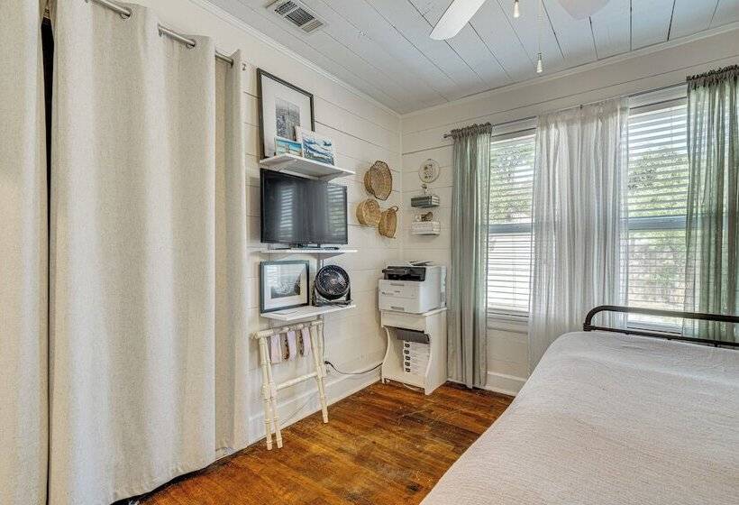 Fire Pit & Yard: Dog Friendly Spicewood Home