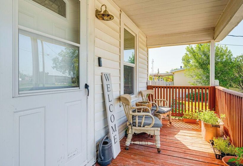 Fire Pit & Yard: Dog Friendly Spicewood Home