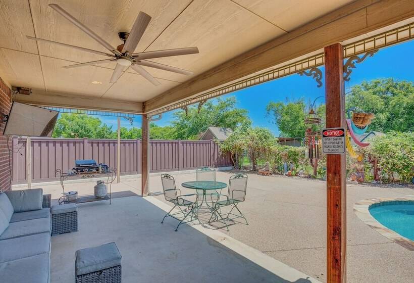 Sunny Stephenville Home W/ Pool: 4 Mi To Downtown