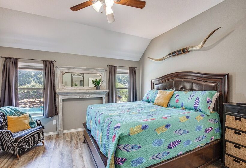 Sunny Stephenville Home W/ Pool: 4 Mi To Downtown