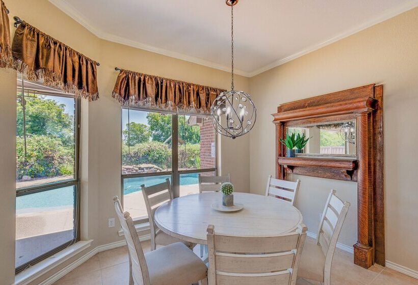 Sunny Stephenville Home W/ Pool: 4 Mi To Downtown