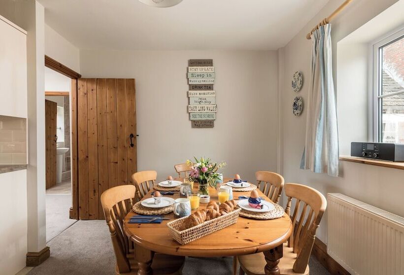 Swallow Cottage @ Olivemead Farm