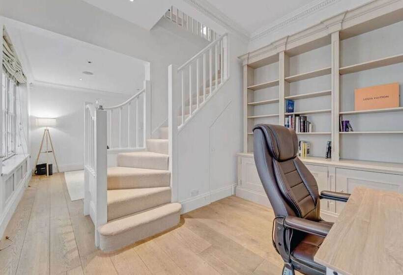 The Belgravia Place Stunning & Bright 2bdr Home