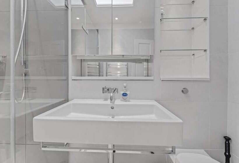 The Belgravia Place Stunning & Bright 2bdr Home