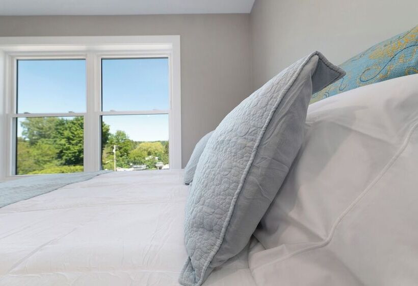 The Birches Condotel In Lake Leelanau