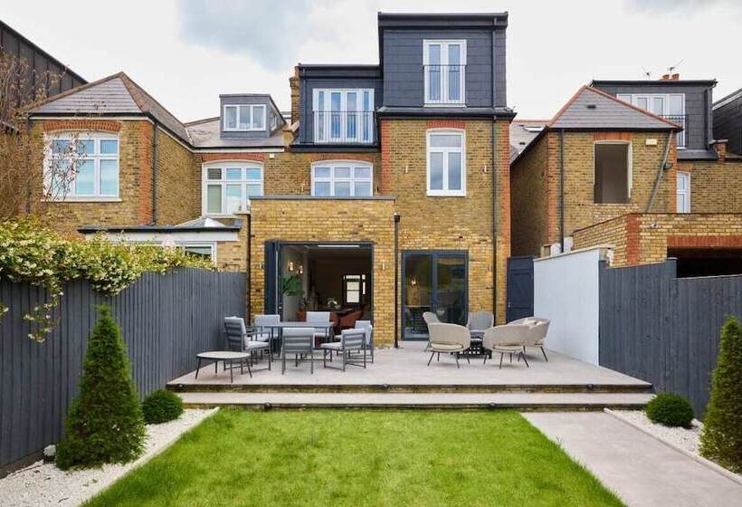 The Roehampton Place   Elegant 5bdr House With Garden + Parking