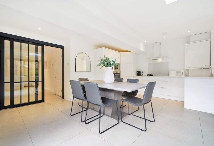 The Wimbledon Hideaway   Glamorous 3bdr House With Garden