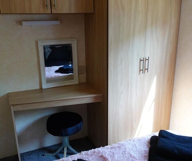 Equestrian Retreat   Sleeps 6 & Bbq