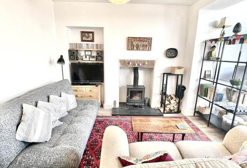 Tranquil Kendal Cottage Retreat