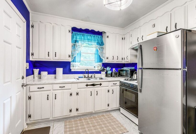 Warner Robins Home W/ Yard: 2 Mi To Air Force Base