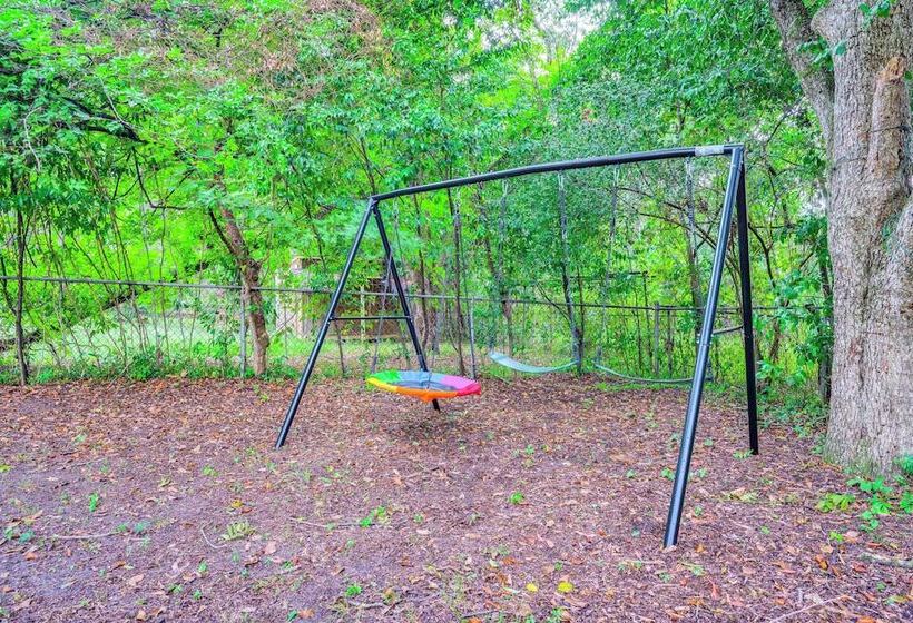 Warner Robins Home W/ Yard: 2 Mi To Air Force Base