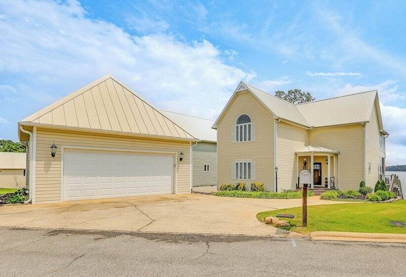 Waterfront Bliss: Wheeler Lake Retreat W/ Dock!