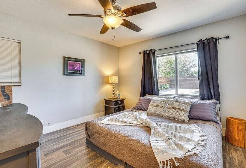 Dog Friendly North Las Vegas Home ~ 9 Mi To Strip!